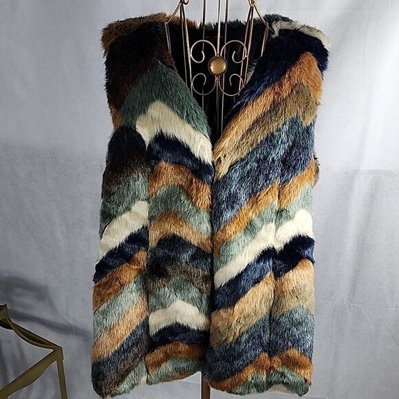 Cabin Core Multicolor Herringbone Faux Fur Vest - Picture 2 of 9